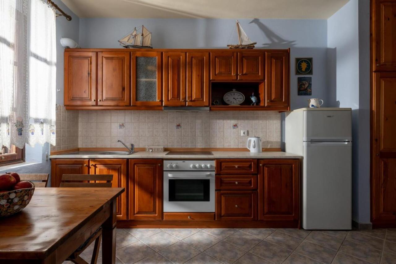 Villa Leleka Chalki Town Екстериор снимка