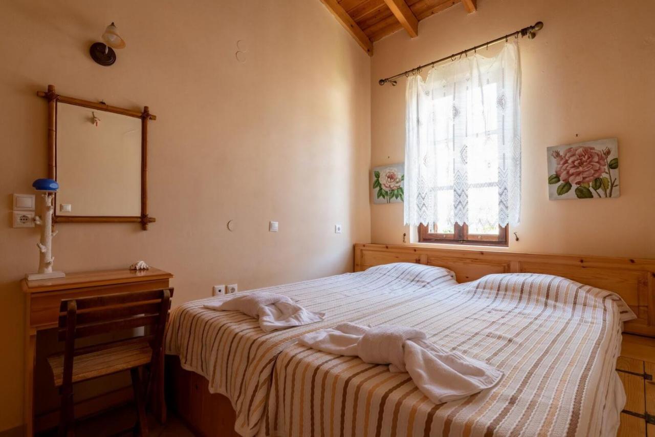 Villa Leleka Chalki Town Екстериор снимка