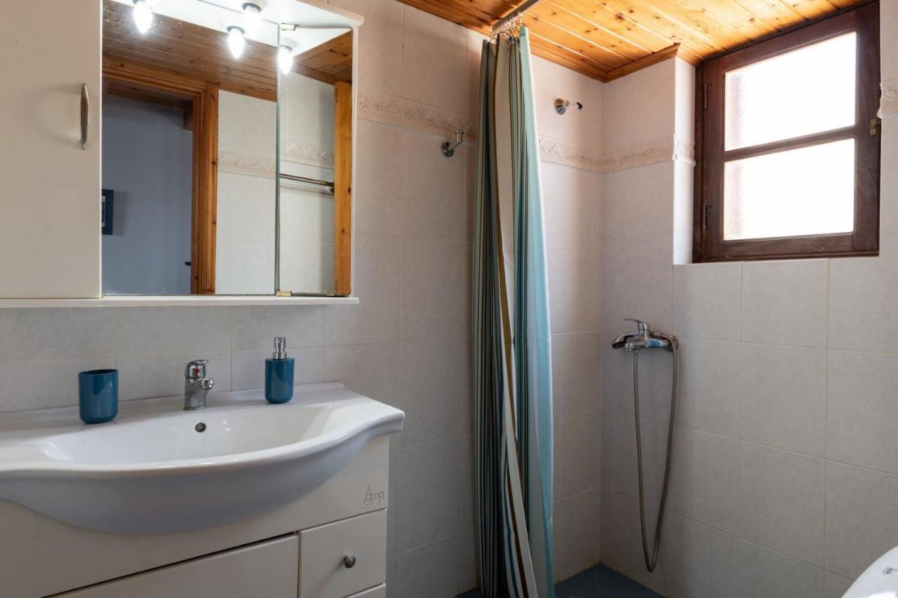Villa Leleka Chalki Town Екстериор снимка