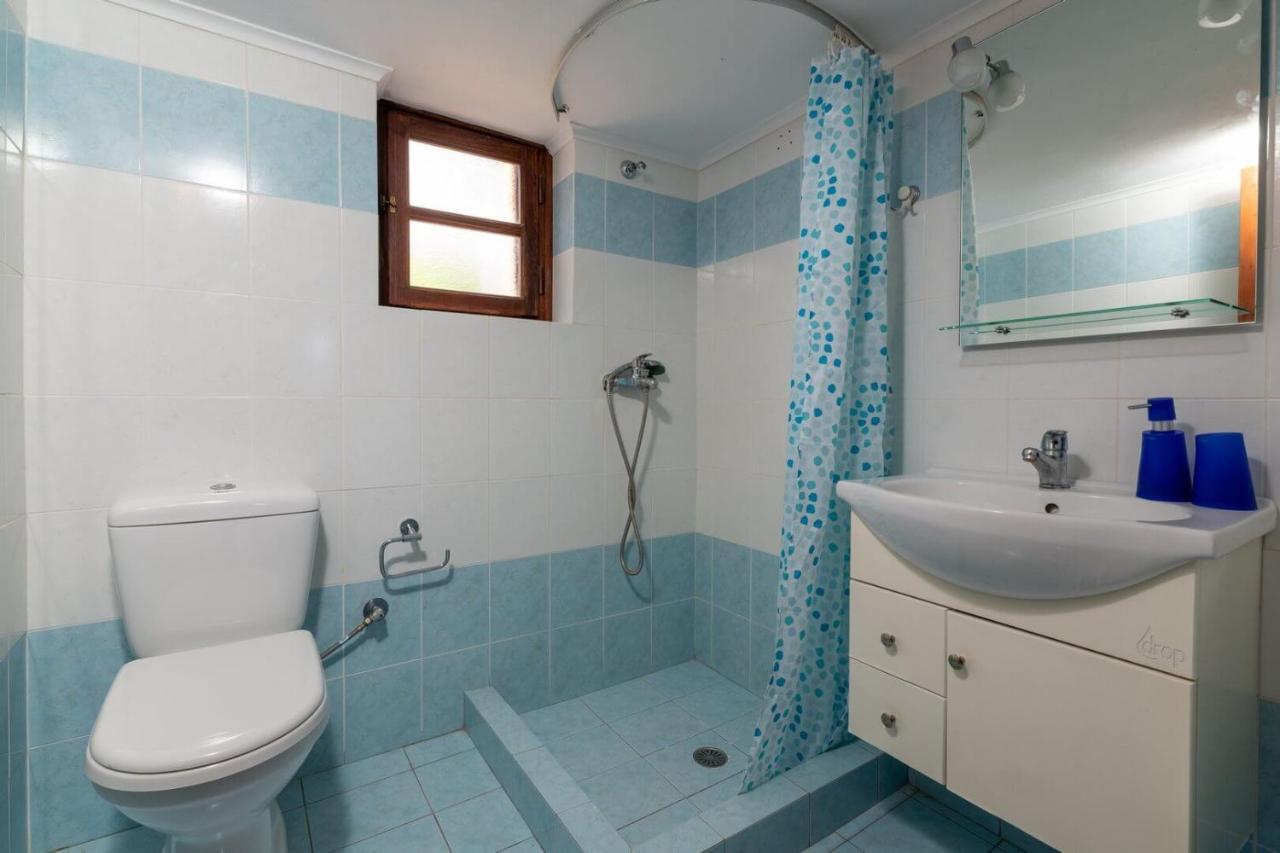 Villa Leleka Chalki Town Екстериор снимка
